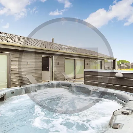 Dom wakacyjny Luxurious In With Sauna